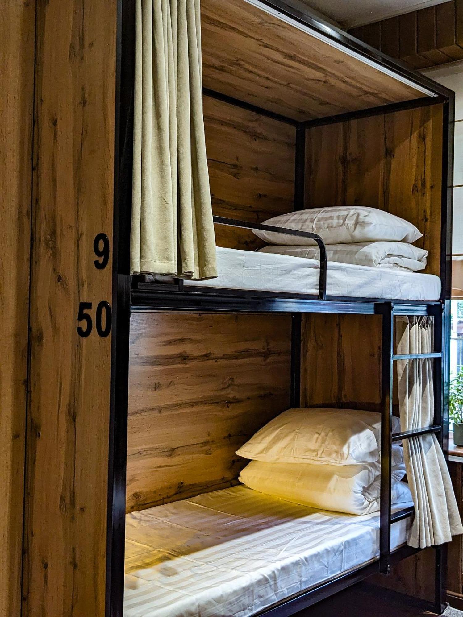 Aiva Hostel Biszkek Zewnętrze zdjęcie