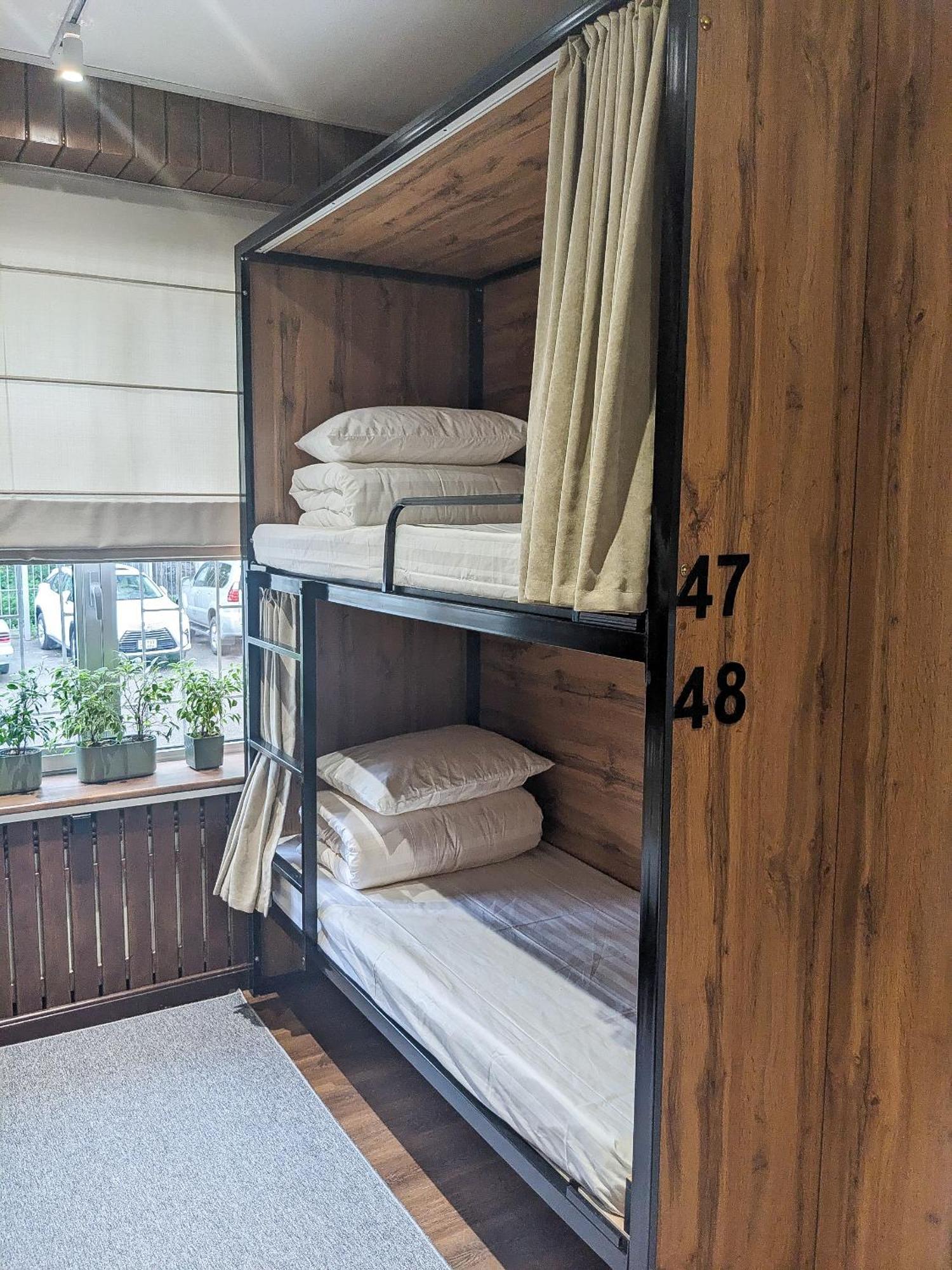 Aiva Hostel Biszkek Zewnętrze zdjęcie