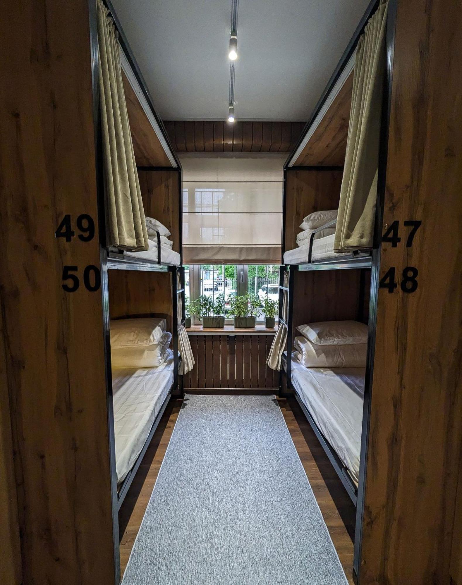 Aiva Hostel Biszkek Zewnętrze zdjęcie